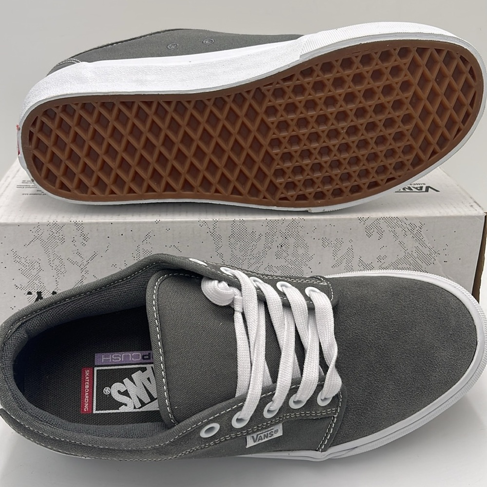 Vans Men's Gray Canvas Sneakers Skate Chukka L
Pewter/True White
VN0A4BX4195 - Picture 4 of 16